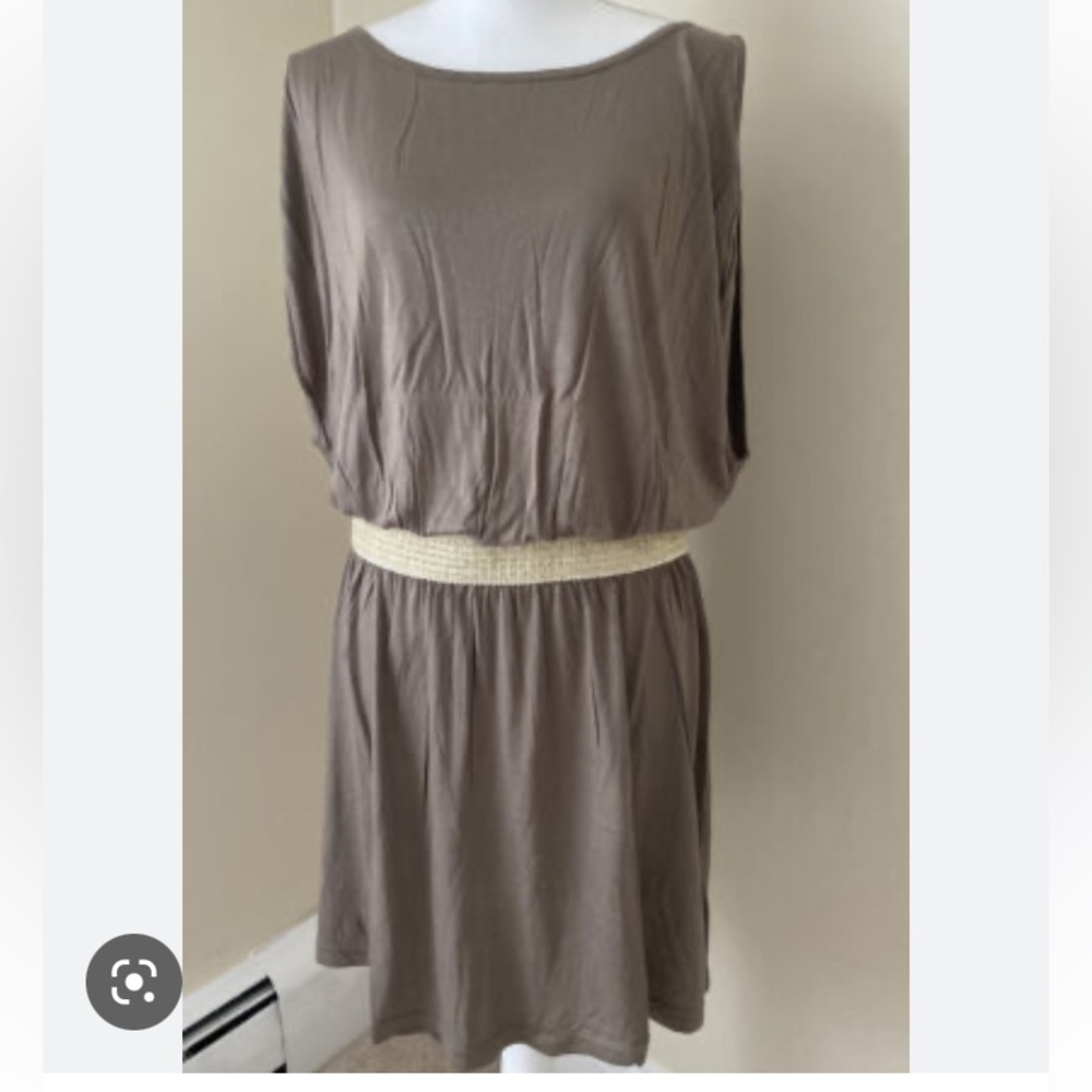 Lascana Dress Sleeveless Flowy Dress Tan gold Elastic Belt Open Arms cre…